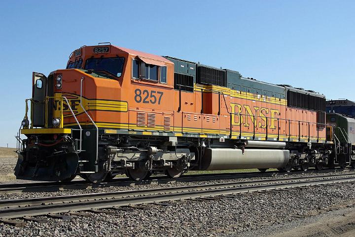 BNSF 8257 - SD75M.jpg